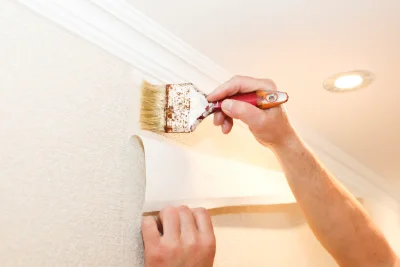 Pose de papier peint à Arbrissel — revêtements muraux et toiles de verre